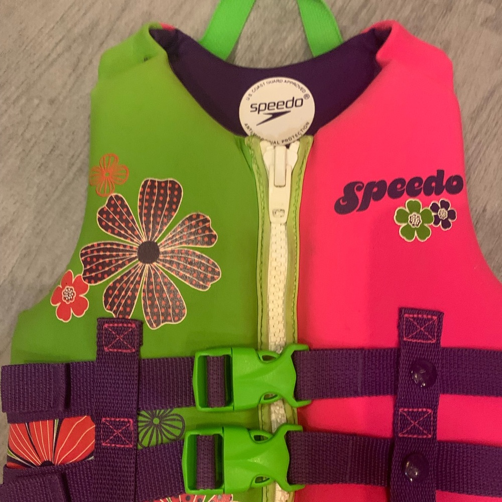 Girl’s Speedo life jacket - Picture 4 of 4
